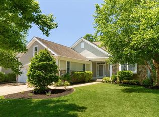 40 Newbury Dr, Westerly, RI 02891