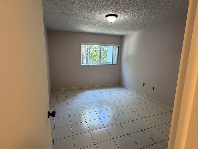 2690 SW 22nd Ave #301 — Photo 8