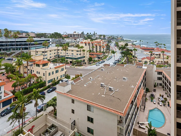 939 Coast Blvd — Photo 32