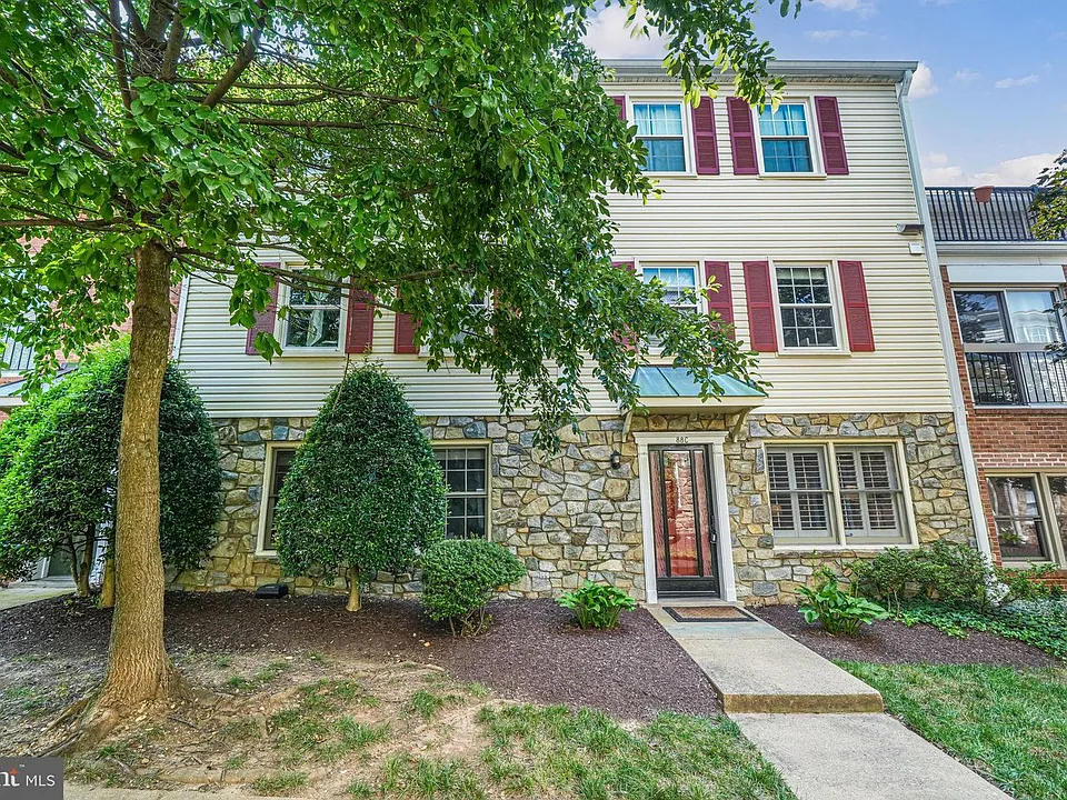 88 N Bedford St #88C