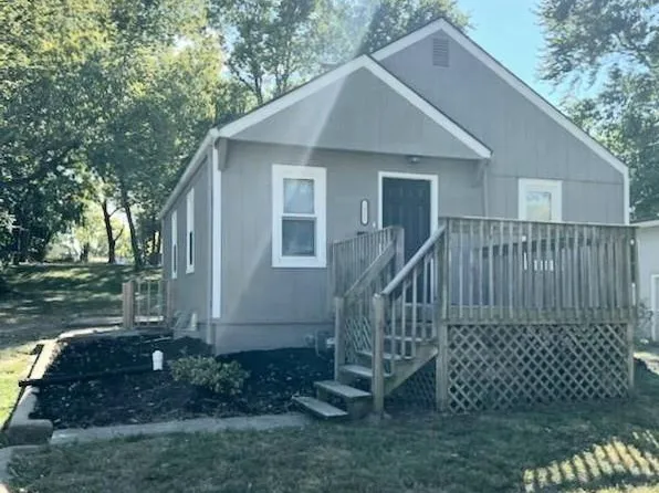 1321 W 24th St S, Independence, MO 64052
