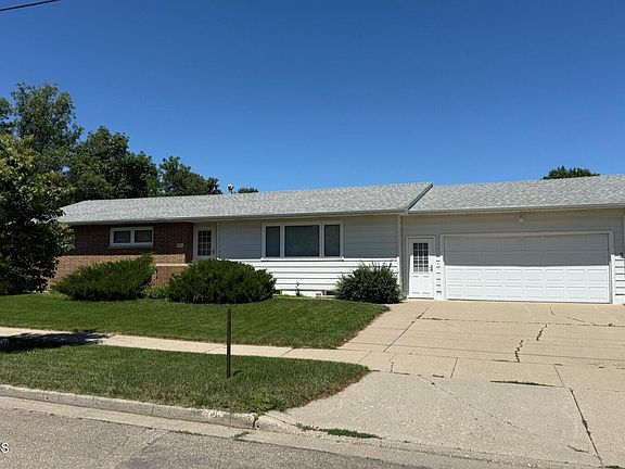 3rd image of 203 20th St E