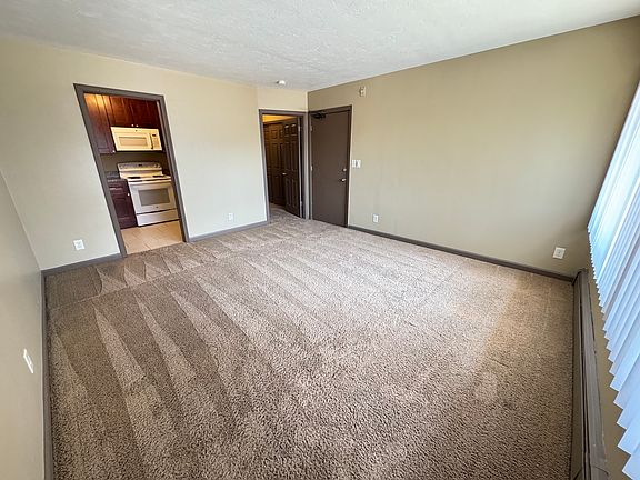 4th image of 1930 Washington St #6