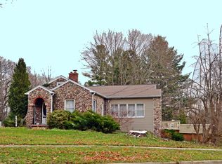 923 S Lansing St, Mason, MI 48854