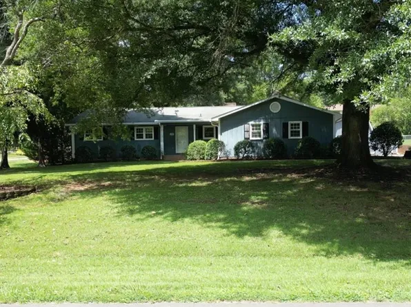 152 Whispering Creek Rd, King, NC 27021