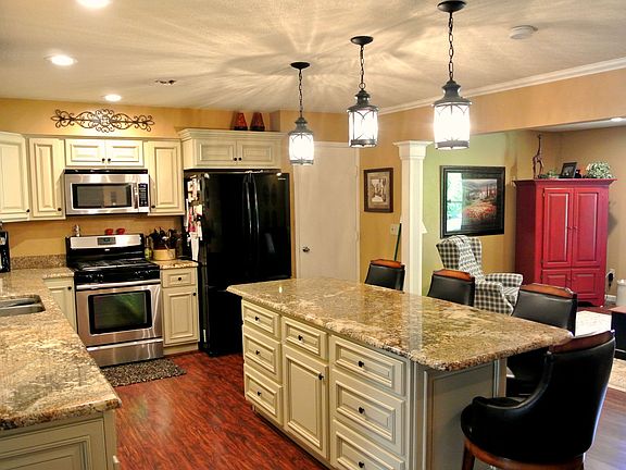 2nd image of 1301 S Savoie Ave