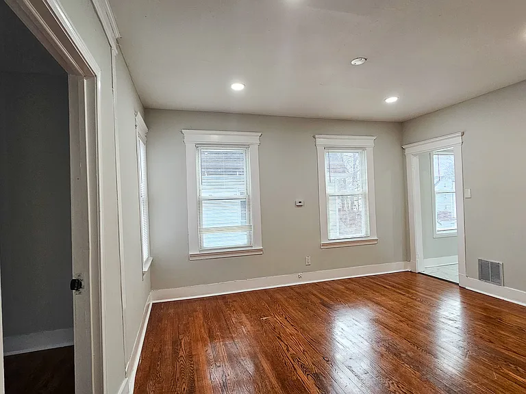 370 Shelton Ave #2B — Photo 5