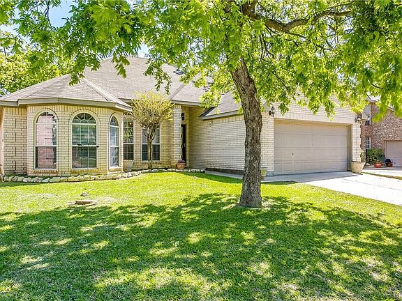 3rd image of 521 Oakbrook Dr