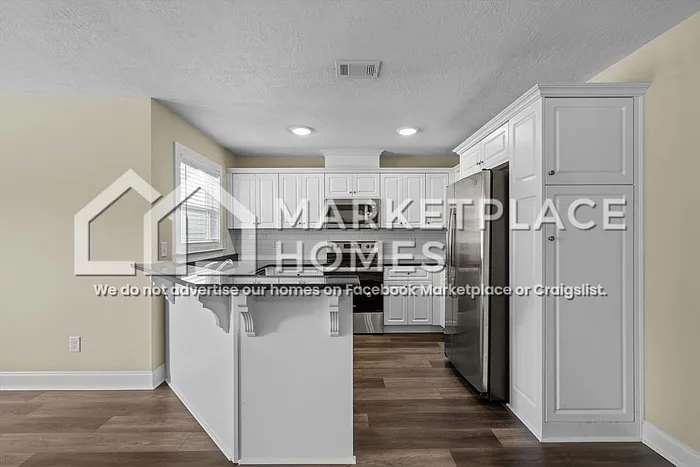 3 bed, 2.5 bath, 1600 sqft, $1,695 — Photo 4