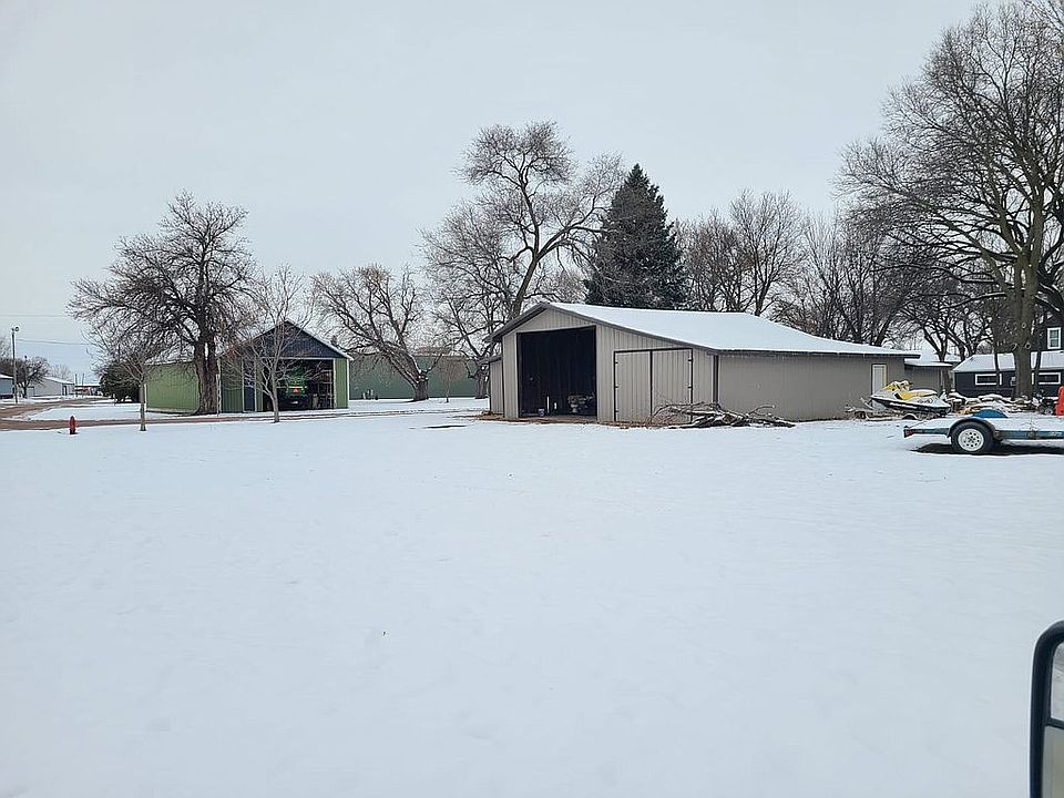 2nd image of Railroad St