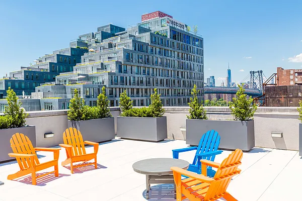 Rented by MNS | media 10