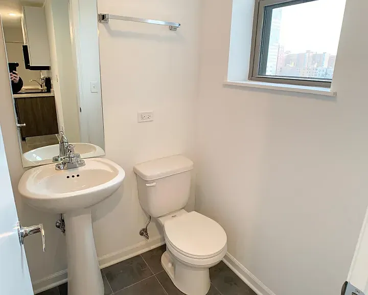 938 W Winona St #3 — Photo 7