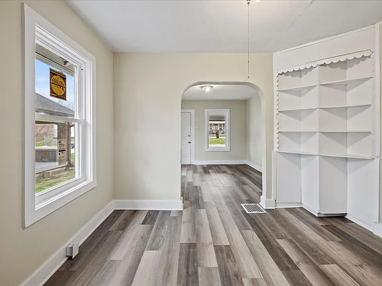 429-431 S Oakland Ave — Photo 6
