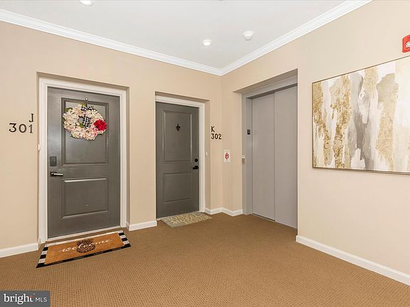 4th image of 5723 Meadowood St #301