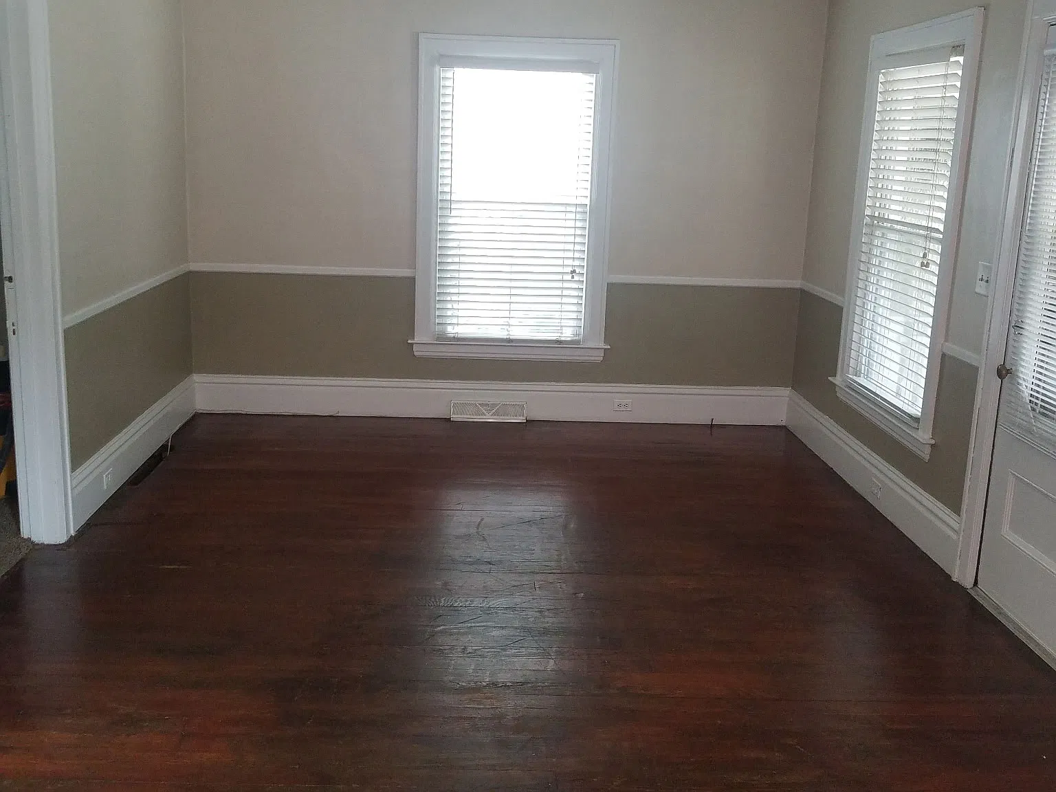 4 bed, 1200 sqft, $2,200 — Photo 2