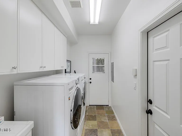 6103 Deerhill Rd — Photo 17