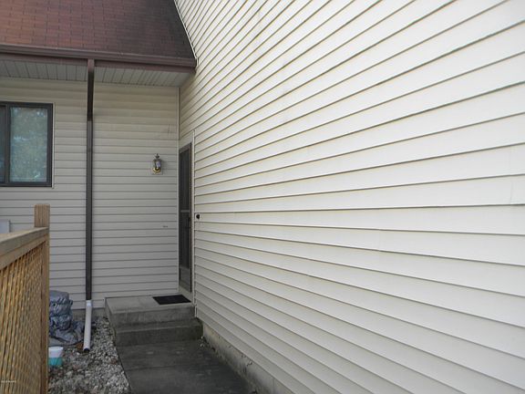 2nd image of 5094 Waterside Dr #169