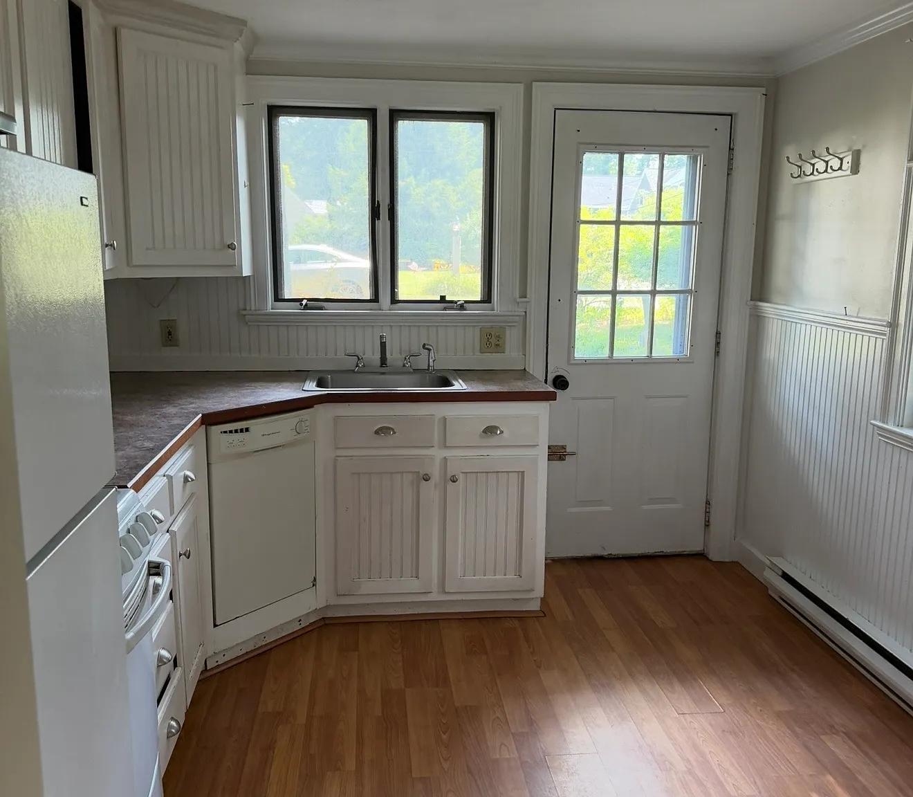 2 bed, 720 sqft, $3,000 — Photo 2