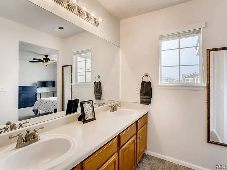 206 Stockwell St — Photo 10