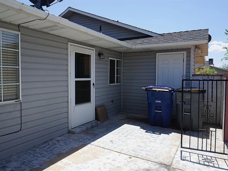 1015 S River Rd #19 — Photo 5