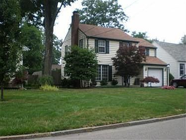 1st image of 230 Oakley Ave