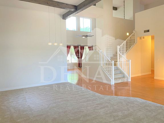 4th image of 26623 N 44th St