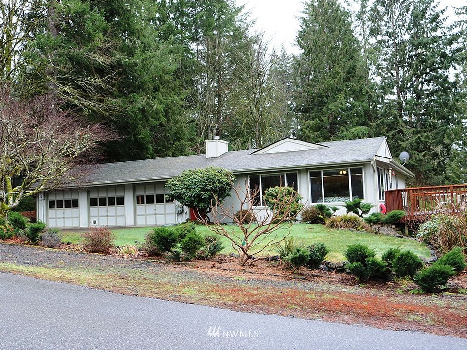 1st image of 221 E Country Club Dr