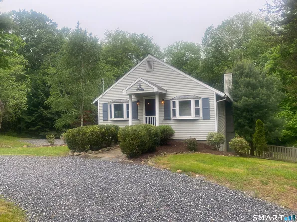 34 Transylvania Road, Woodbury, CT 06798