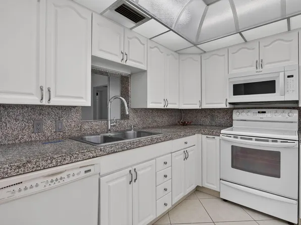 2901 Victoria Circle #D4, Coconut Creek, FL 33066