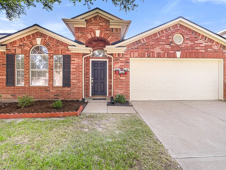 14615 Rochelle Ct — Photo 30