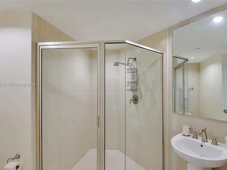 231 Riverside Dr #510 — Photo 15
