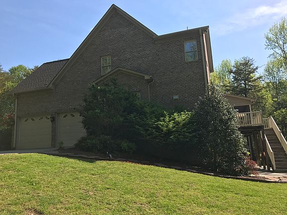 4th image of 692 Rocky Knoll Ln