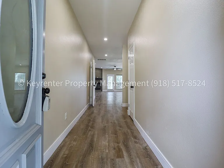 806 W 118th St S — Photo 3