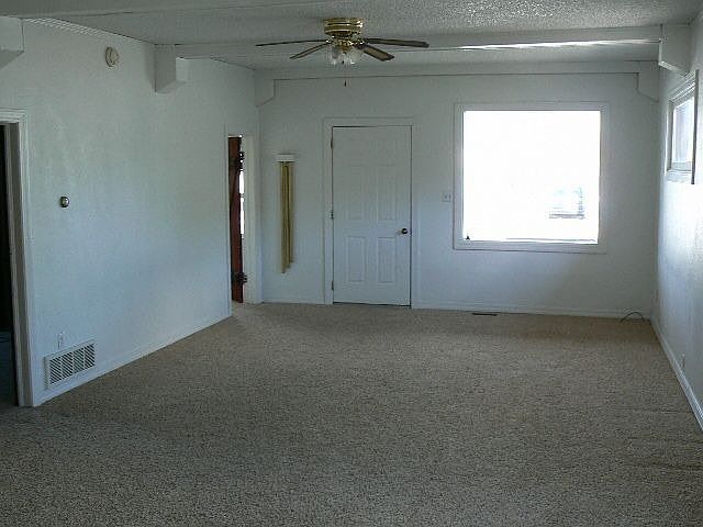 2nd image of 845 N Lincoln Ave