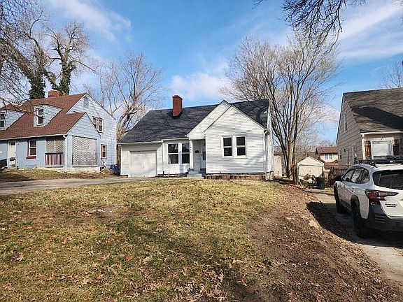 2nd image of 1850 E 76th St