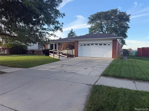 15632 Susan St, Southgate, MI 48195