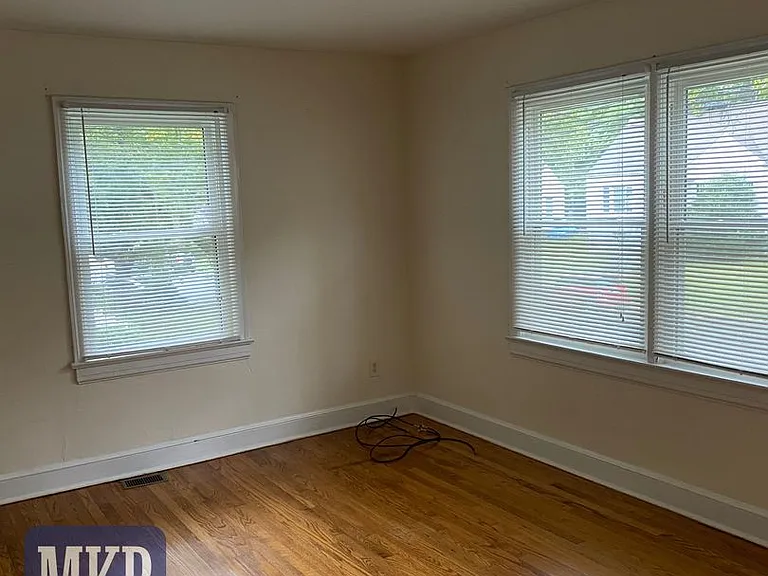 2742 Lansing Dr SW — Photo 2
