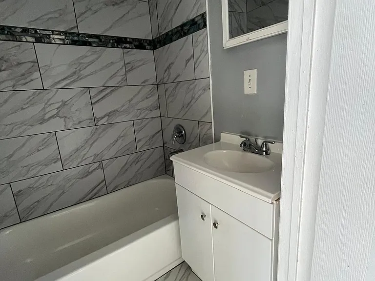 1120 Central Ave #1 — Photo 7