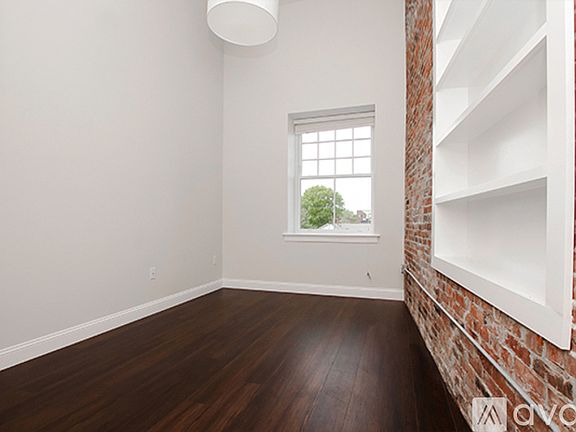 4th image of 120 Washington St #405R
