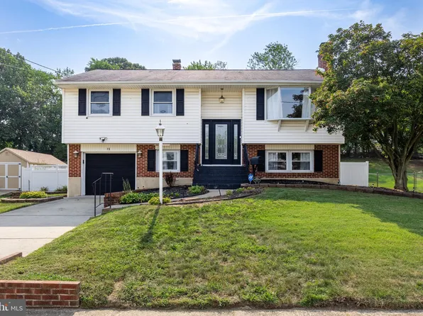15 Saint Regis Dr, Woodbury, NJ 08096