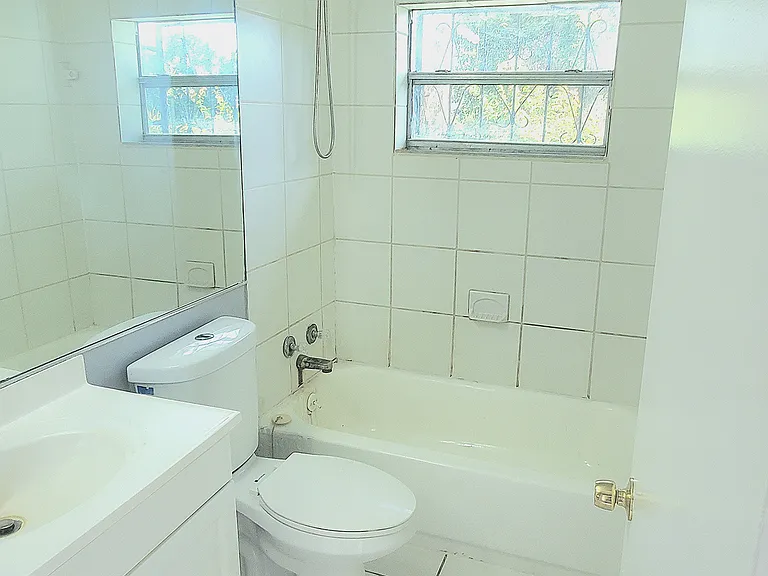 3306 Avenue Q — Photo 17