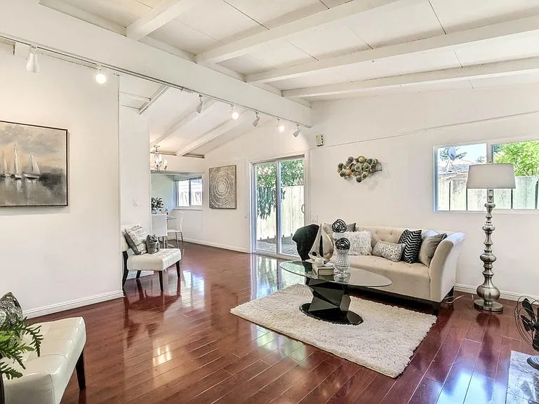 18594 Loree Ave — Photo 3