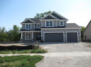 9278 S Arbor Creek Dr, Oak Creek, WI 53154
