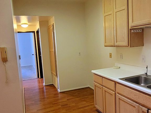 4th image of 6742 Greenleaf Ave APT 203
