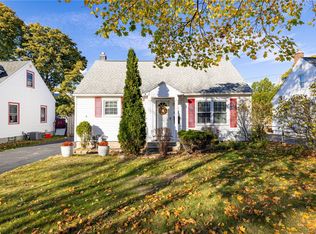 110 Brayton Rd, Rochester, NY 14616