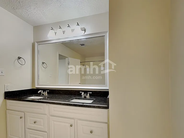 2738 Springstone Dr — Photo 15