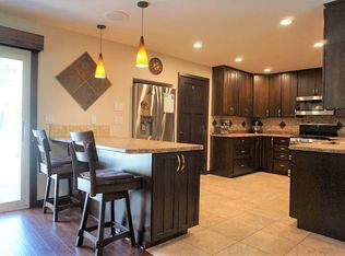 19354 Quince Ave, Mason City, IA 50401