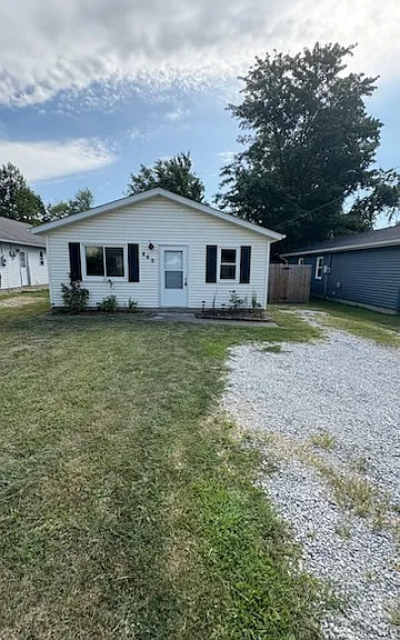 860 Beech Ave — Photo 1