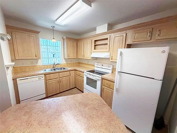 5th image of 1503 23RD AVENUE W
