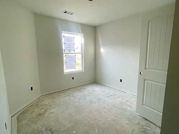 3rd image of 5031 Yukon Dr